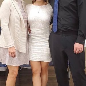 Long sleeve bodycon lace dress